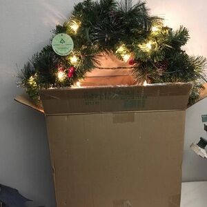 National Tree Company Pre-Lit Artificial Christmas Wreath, Green, 20 Inches